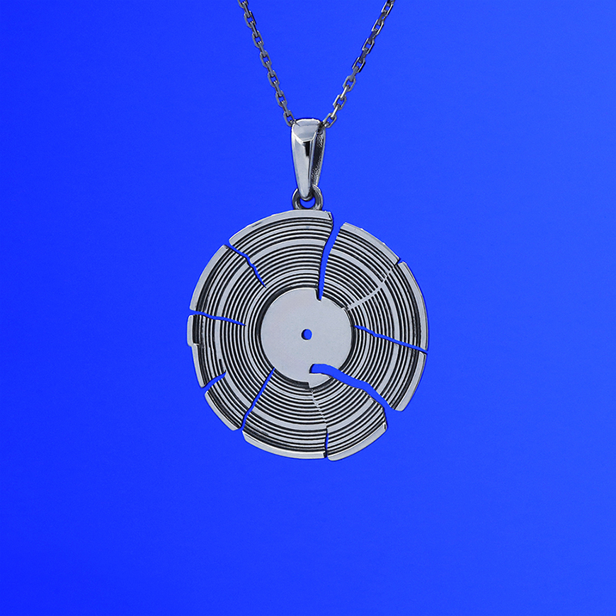 Кулон «Виниловая пластинка разбитая»