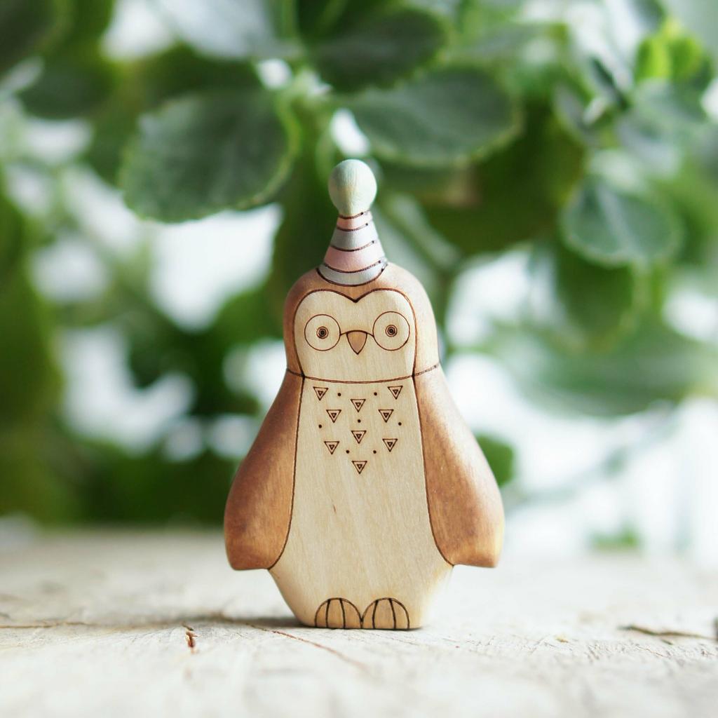 Owl with party hat wooden toy