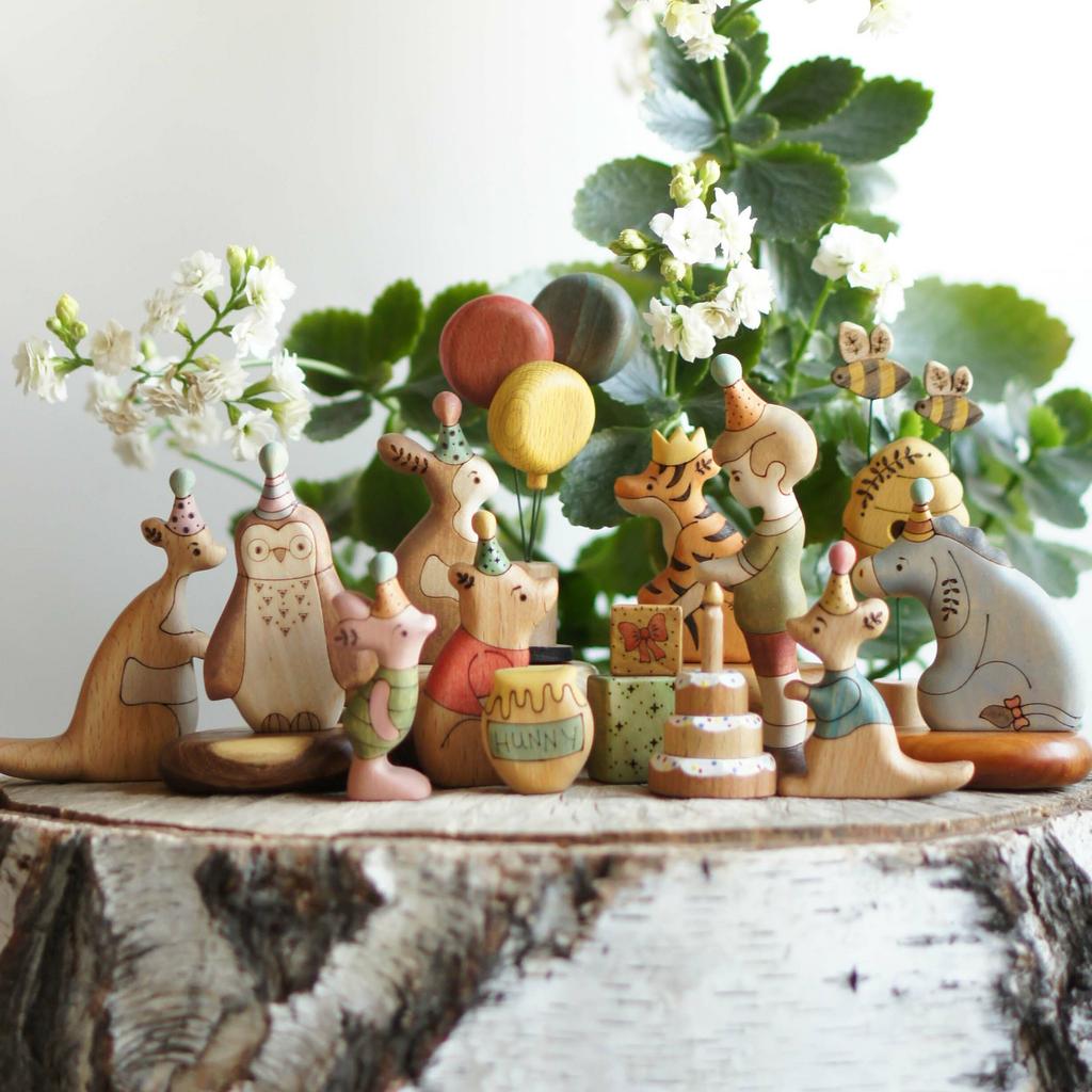 Winnie the Pooh  with party hat collection (full set 14 pcs) wooden toy