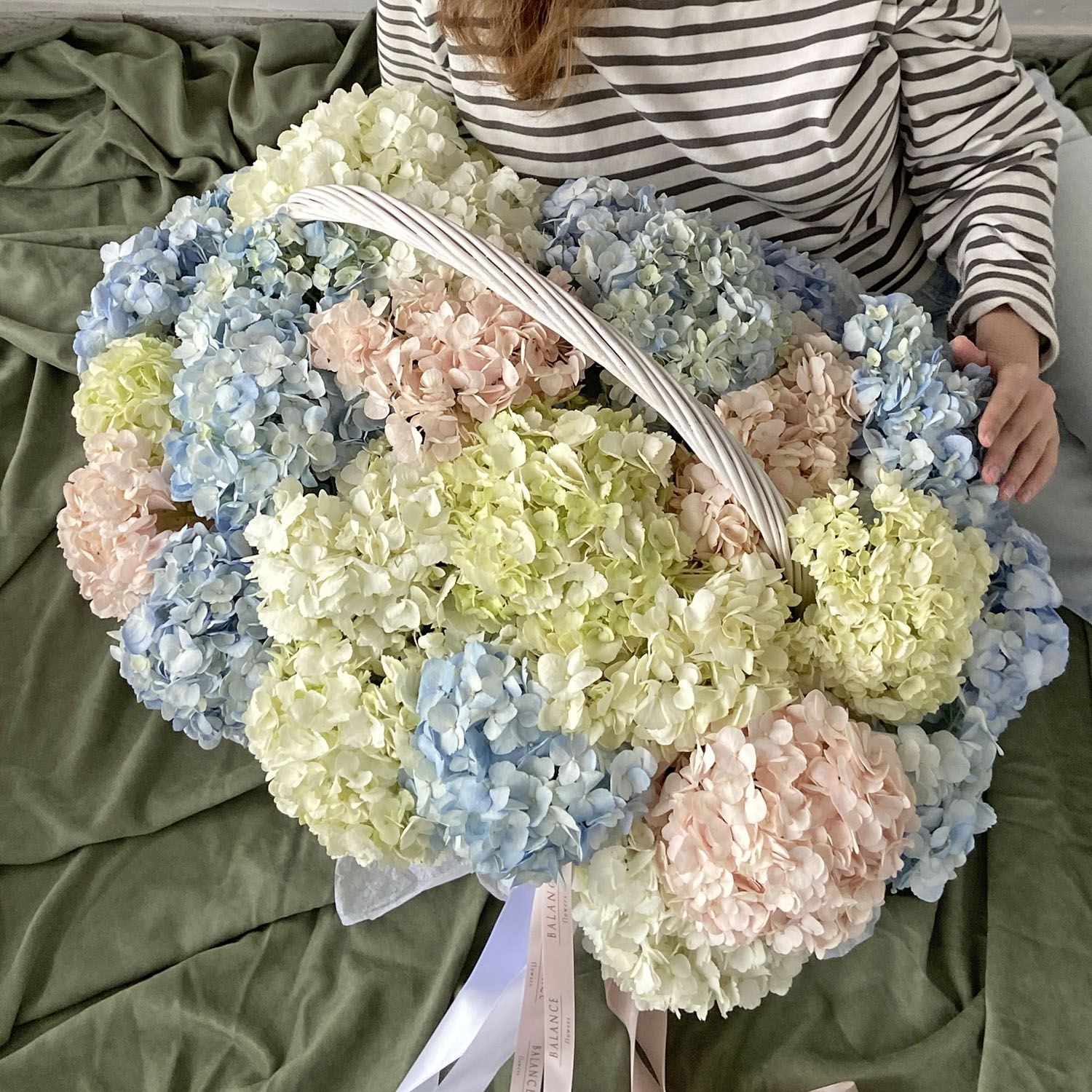 Корзина Колумбийских гортензий