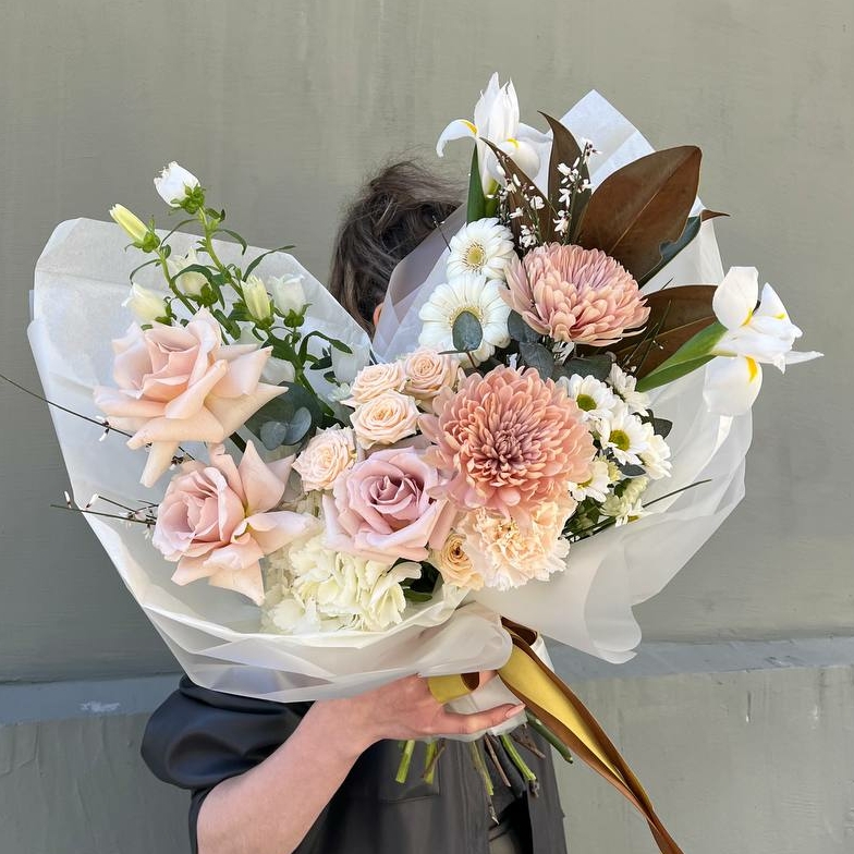 БУКЕТ В КОФЕЙНО-СЛИВОЧНОЙ ГАММЕ