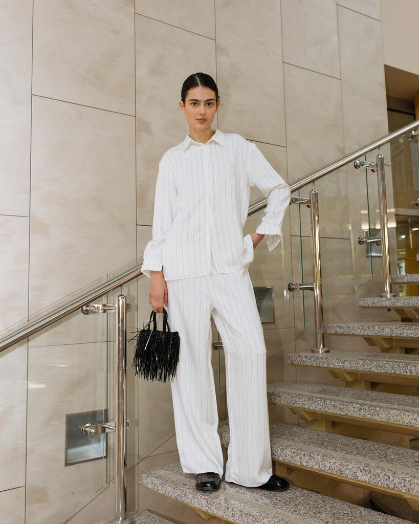 Брюки на резинке в полоску