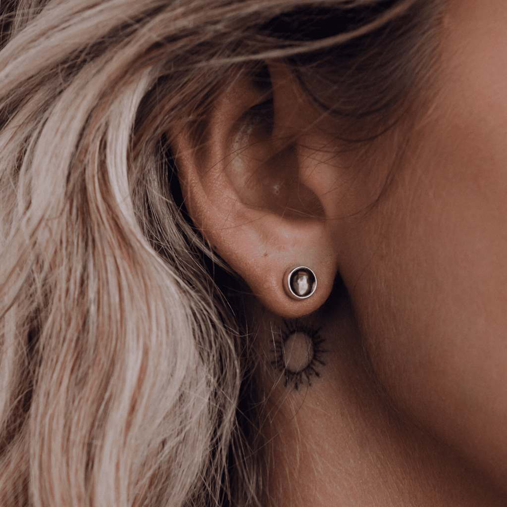 Гвоздики с дымчатым кварцем (круглые) (Ag 925)