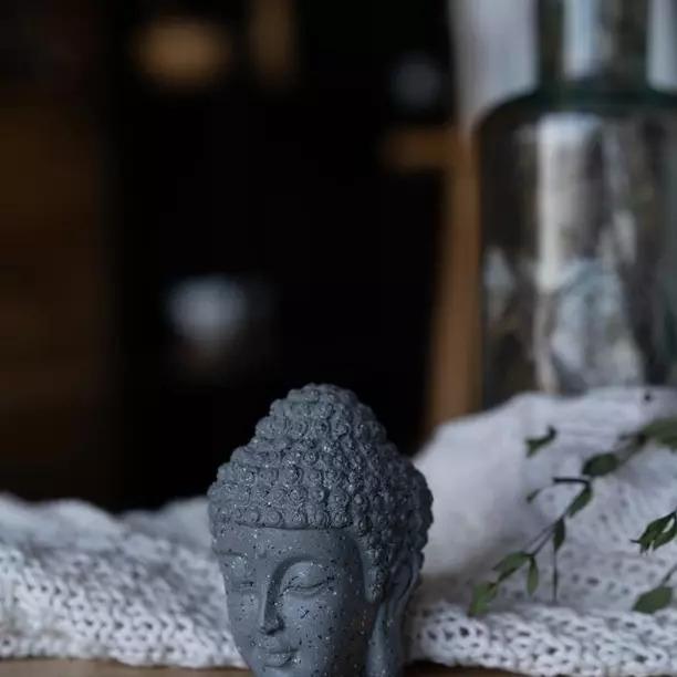 Голова Будды серая (гипс)