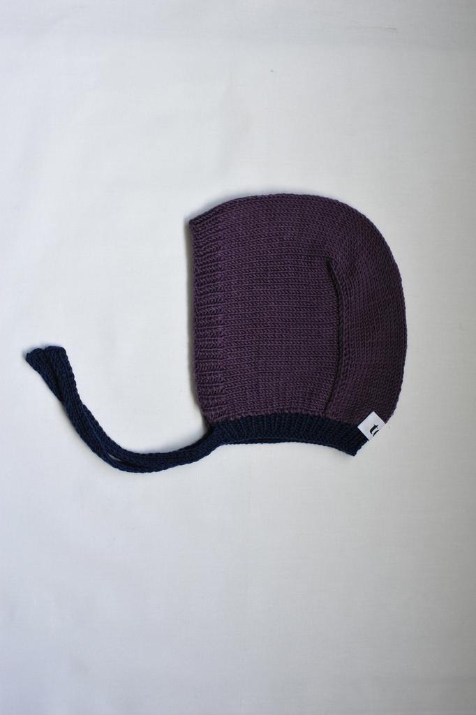 Чепчик из 100% мериносовой шерсти черничный