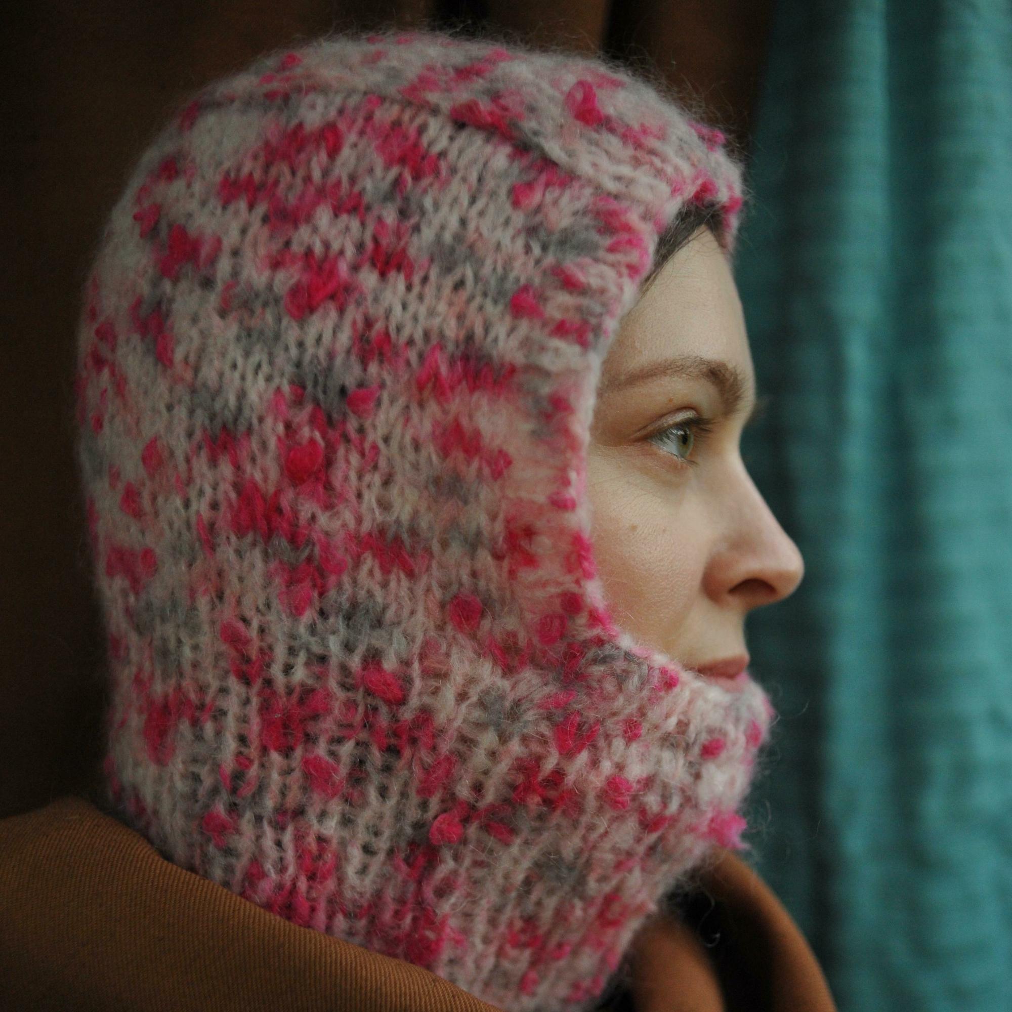 Капор розовый меланж