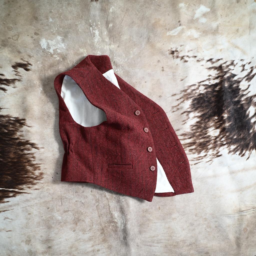 Basic vest #0 in dark red Serbian tweed