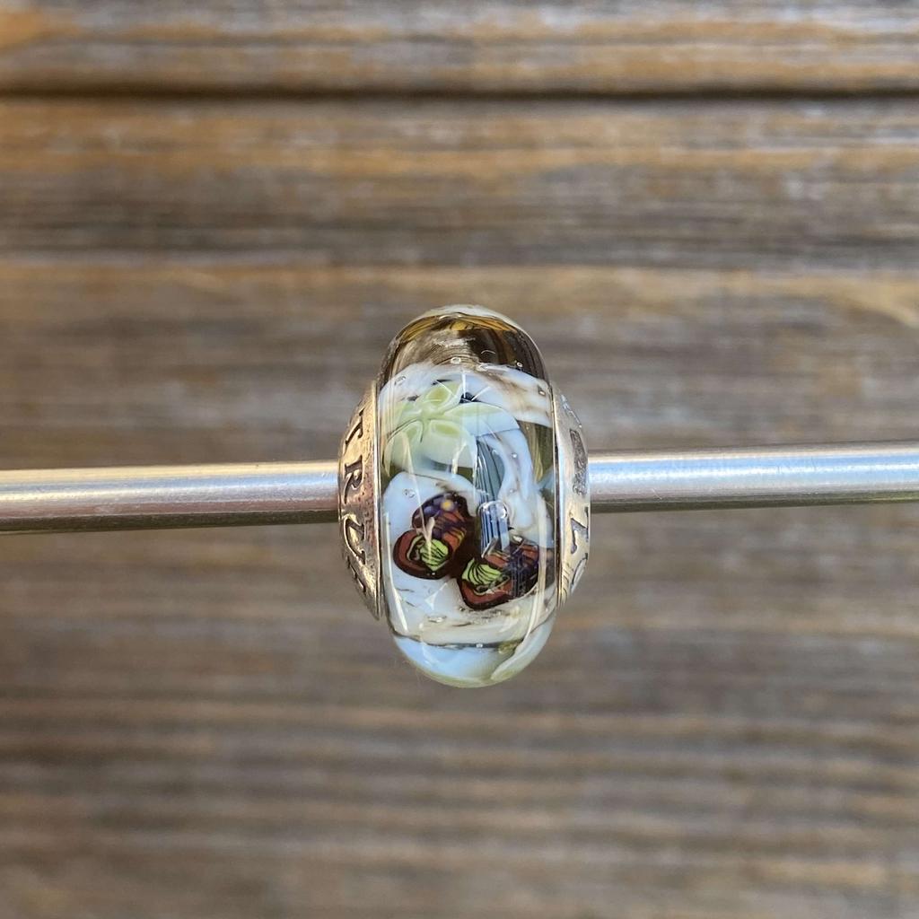 AQUARIUM  BEAD 3 butterflies on bottle green