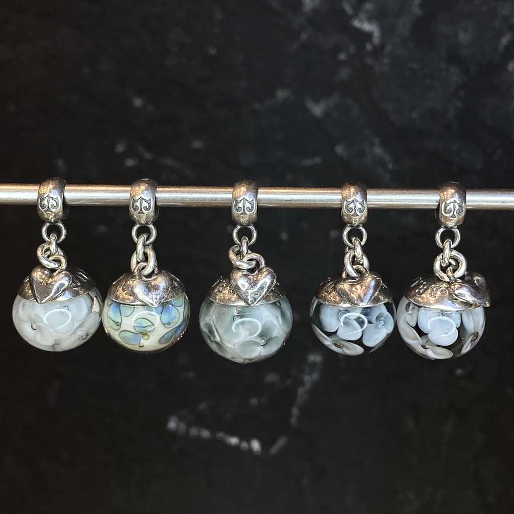 DANGLES FRIDAY Row 31