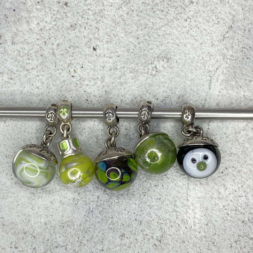 Live December DANGLES Row 14