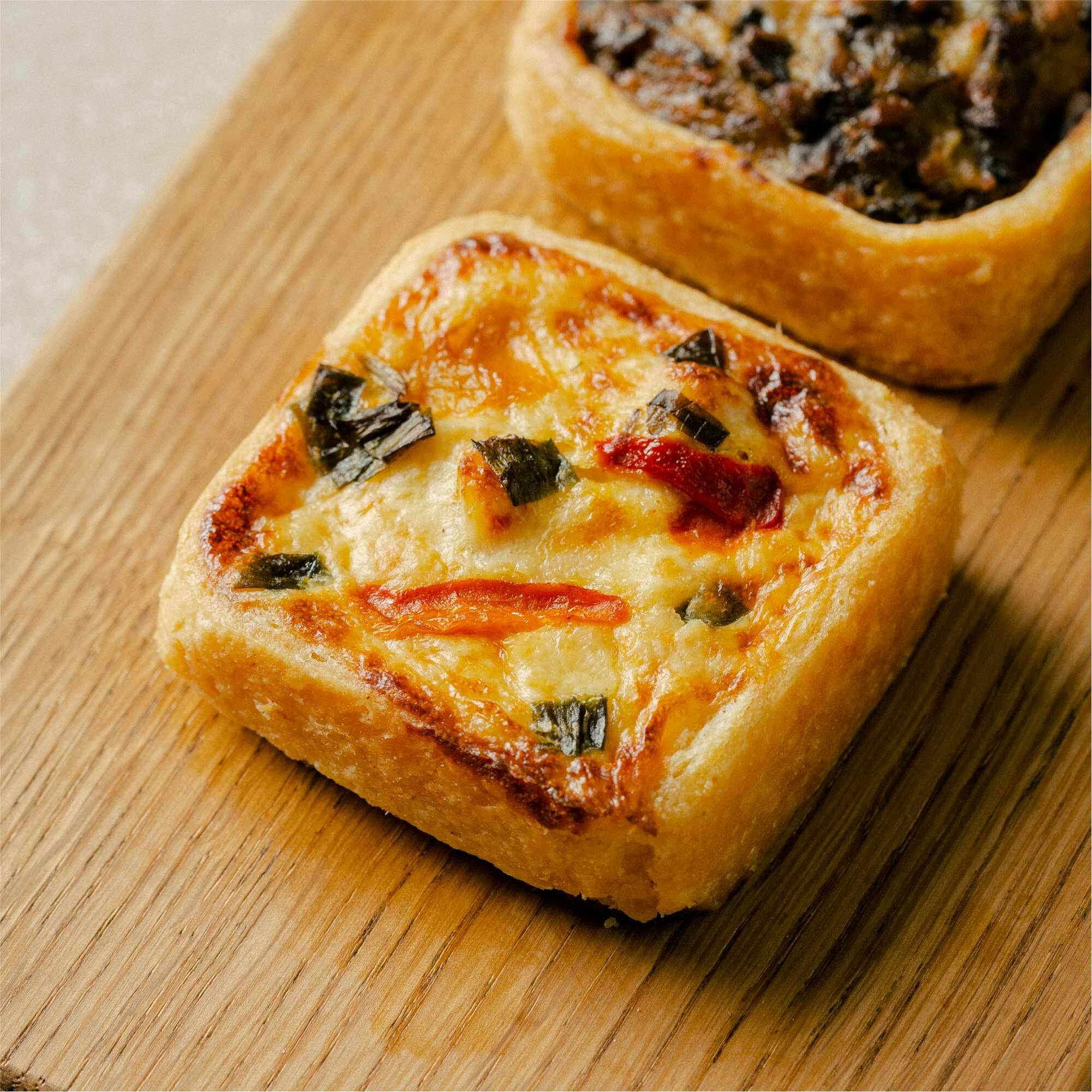 Мини-киш с курицей и болгарским перцем, 2 шт