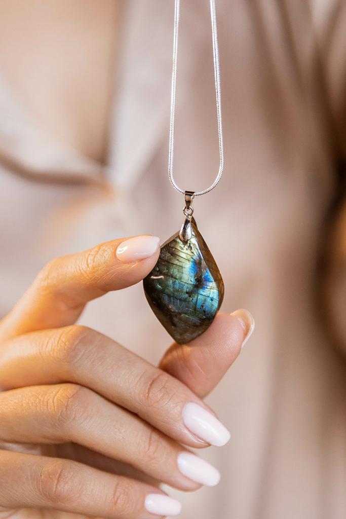 Подвеска с лабрадоритом