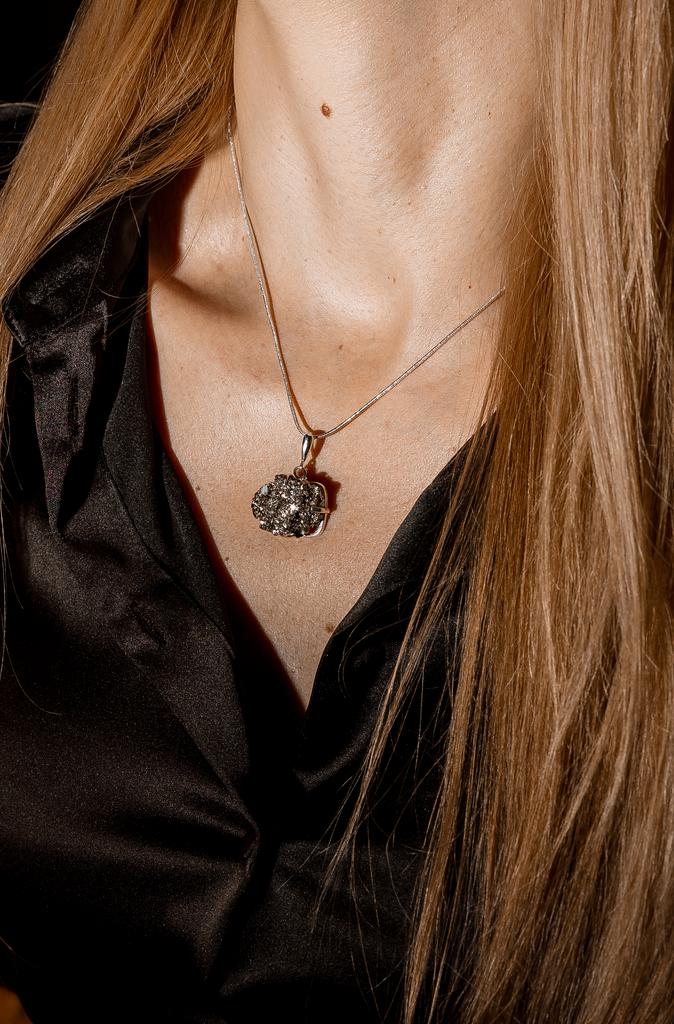 Подвеска с пиритом