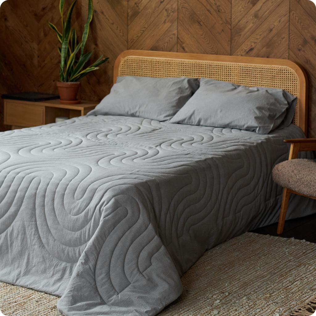 WAVE GREY, покрывало на кровать стеганое из вареного хлопка, цвет светло-серый