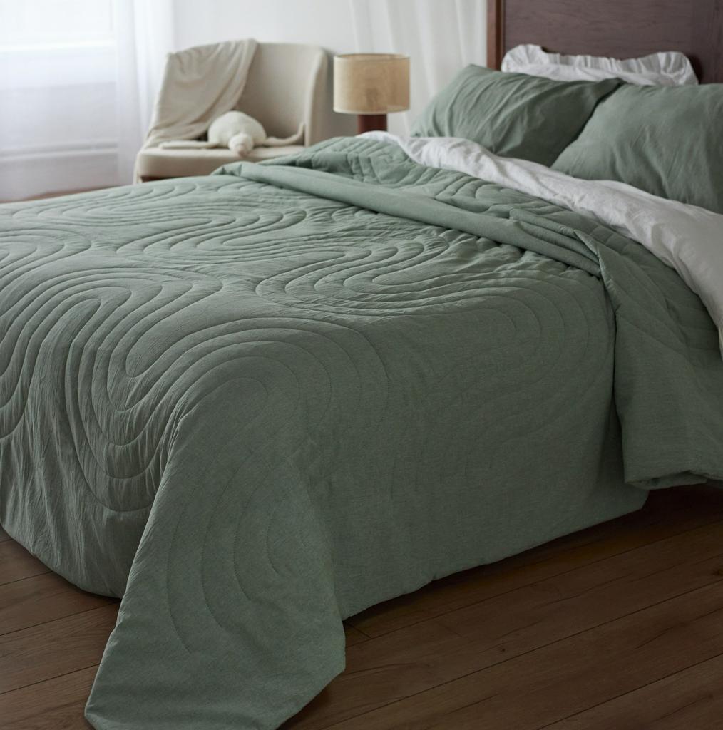 WAVE GREEN, покрывало на кровать стеганое из вареного хлопка, цвет светло-зеленый
