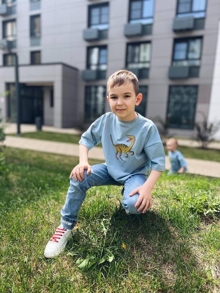 Галлимим на голубом