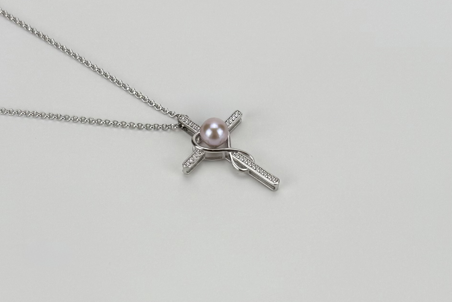 Подвеска крестик с натуральным жемчугом CROSSLOVE