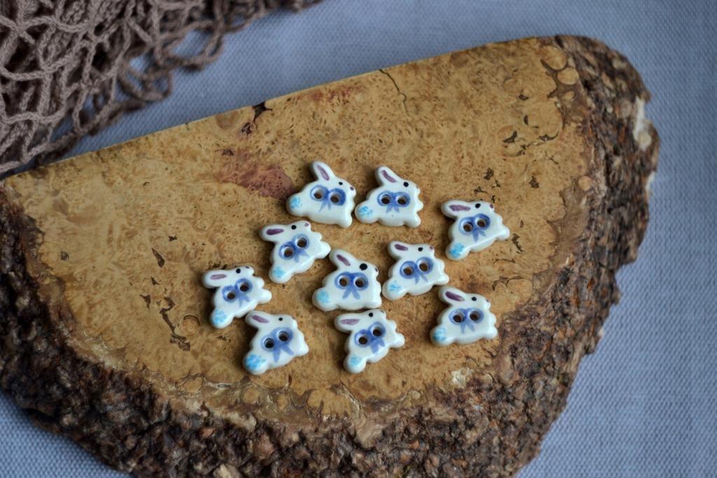 Керамическая пуговица "Зайка"