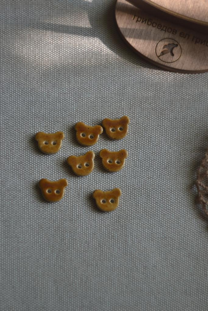 Керамическая пуговица "Рыжий мишка"