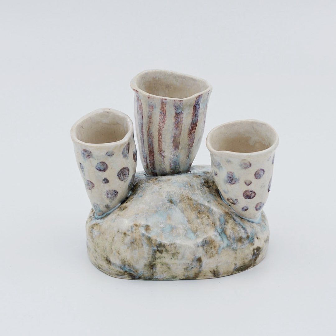 Подсвечник-ваза цветы на камне