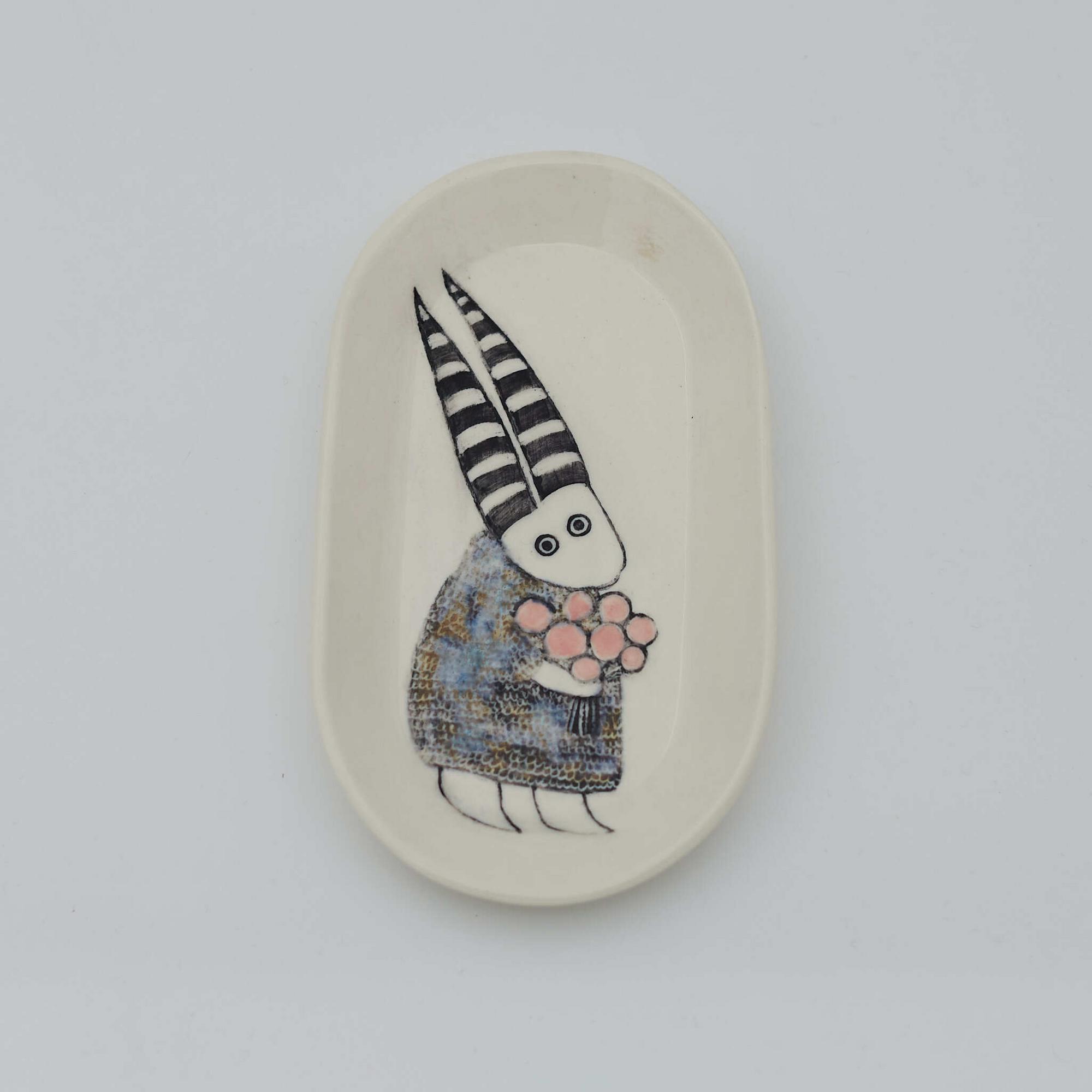 Тарелка Зайка с цветами, малая белая