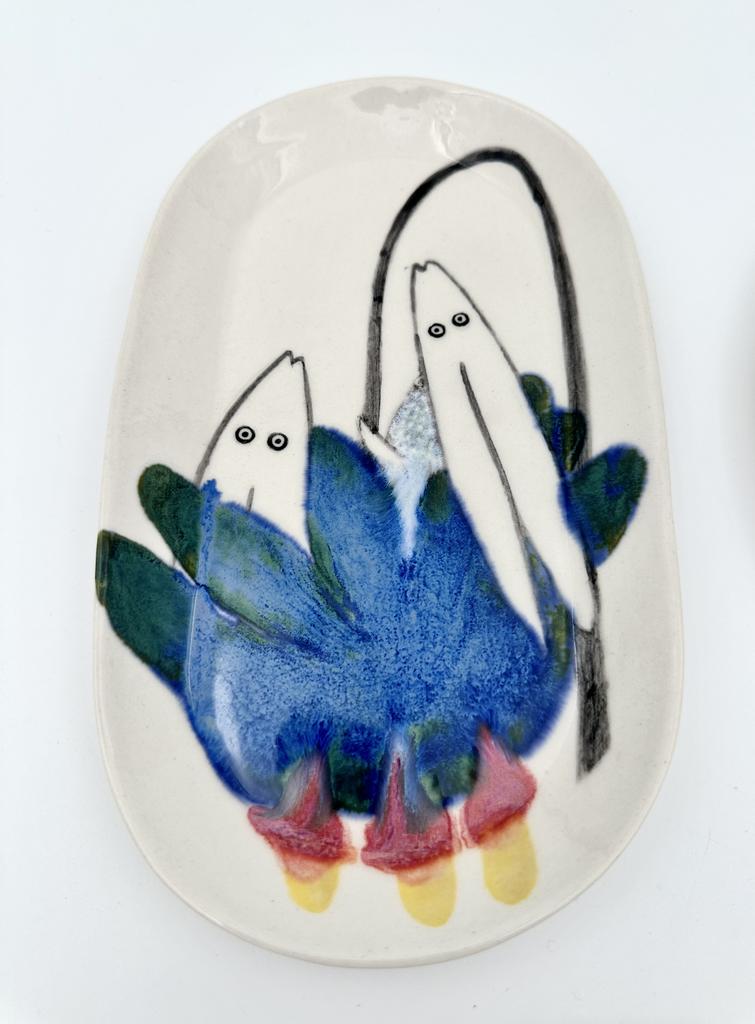 Тарелка Зайцы в цветке, средняя белая