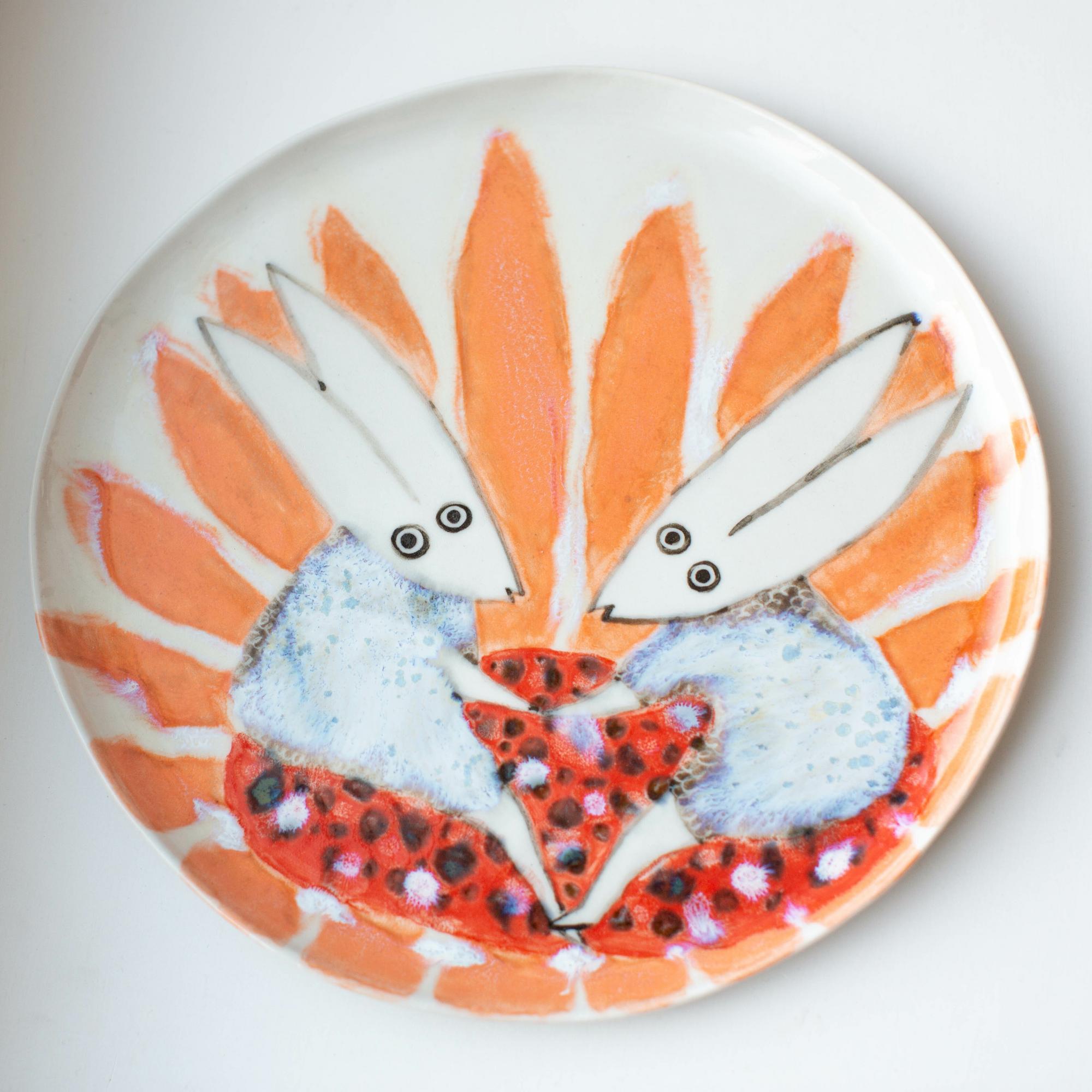 Тарелка Зайцы в оранжевом цветке