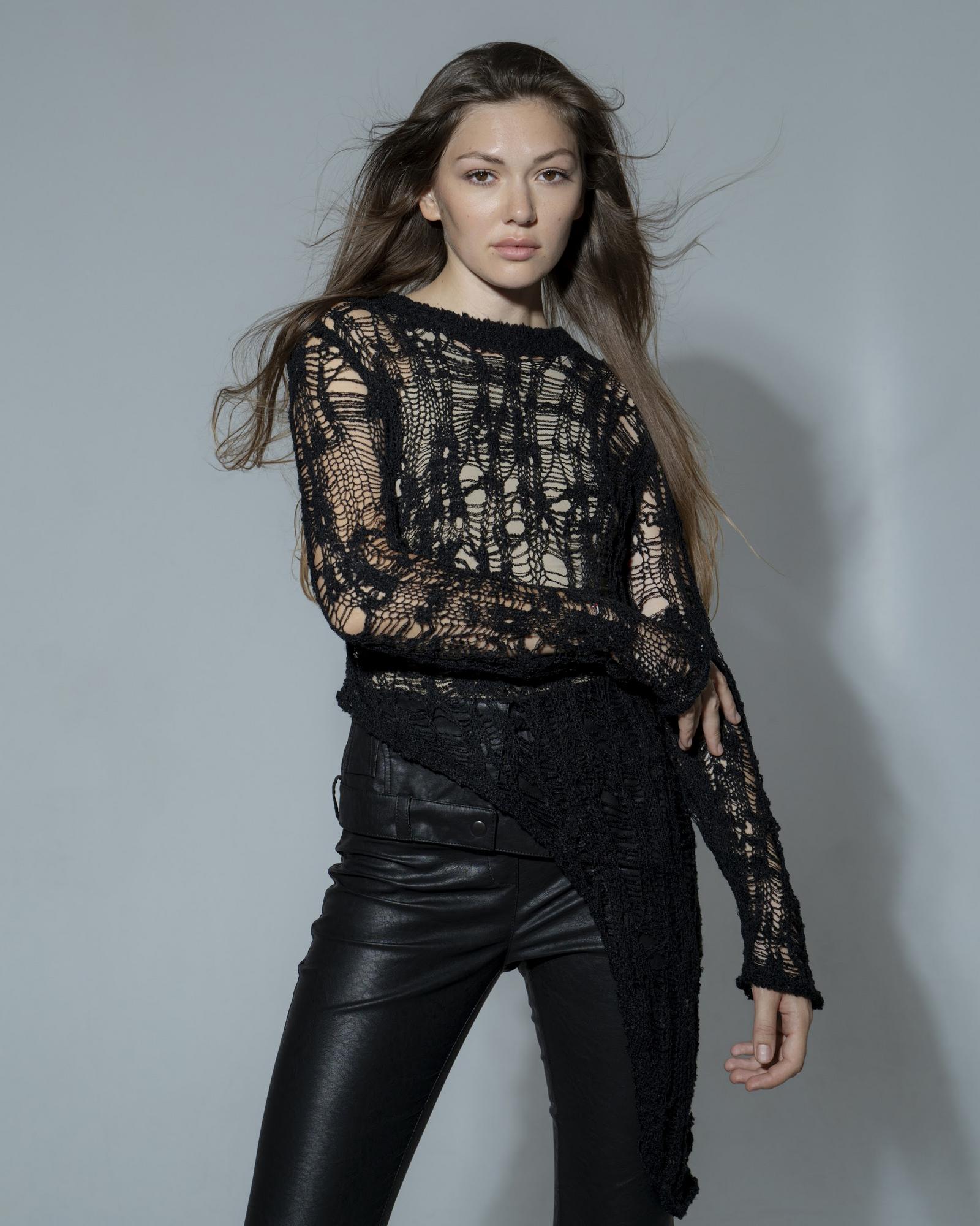 Свитер паутинка Black