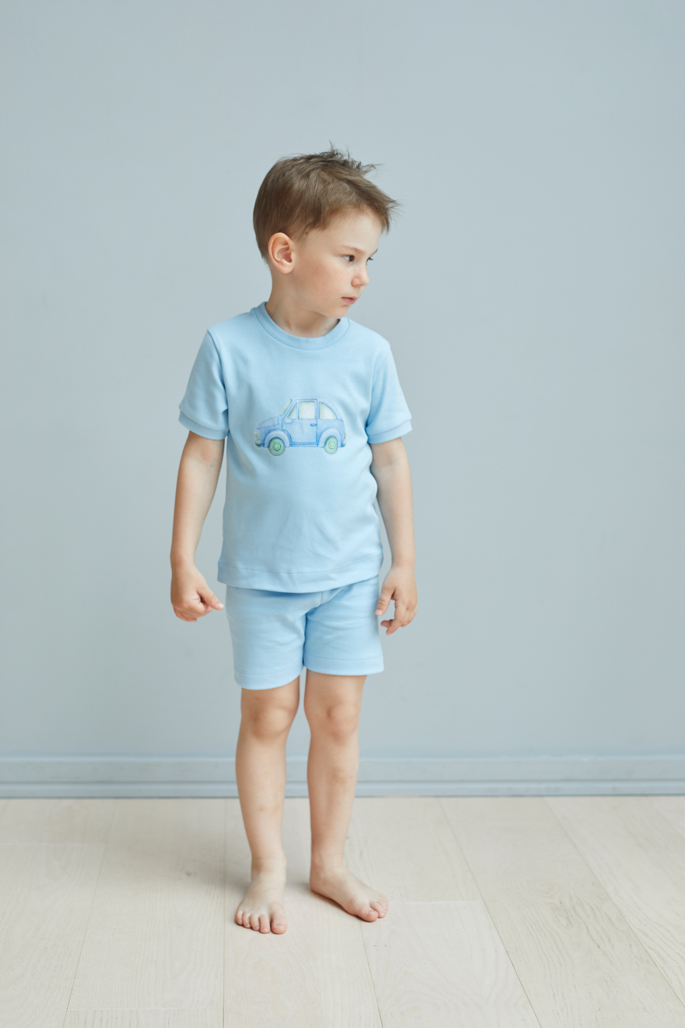 Костюм футболка и шорты голубой «Машинка»