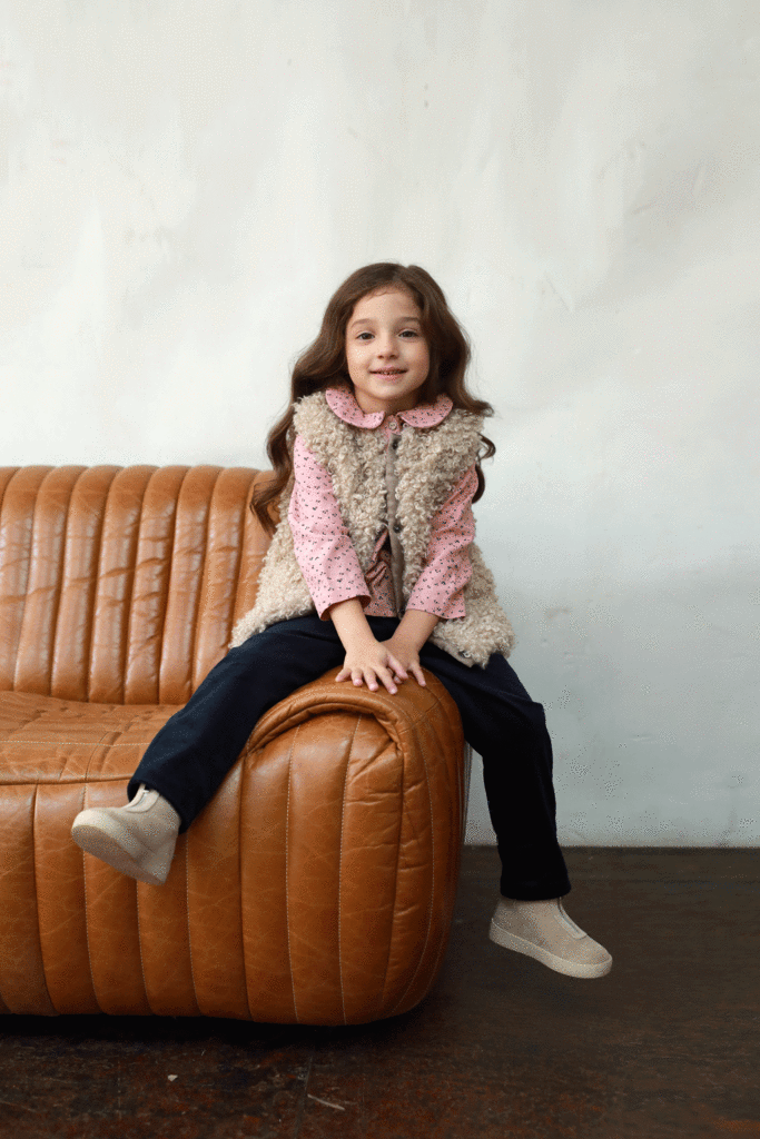 Брюки для девочки вельветовые с рюшей, синие