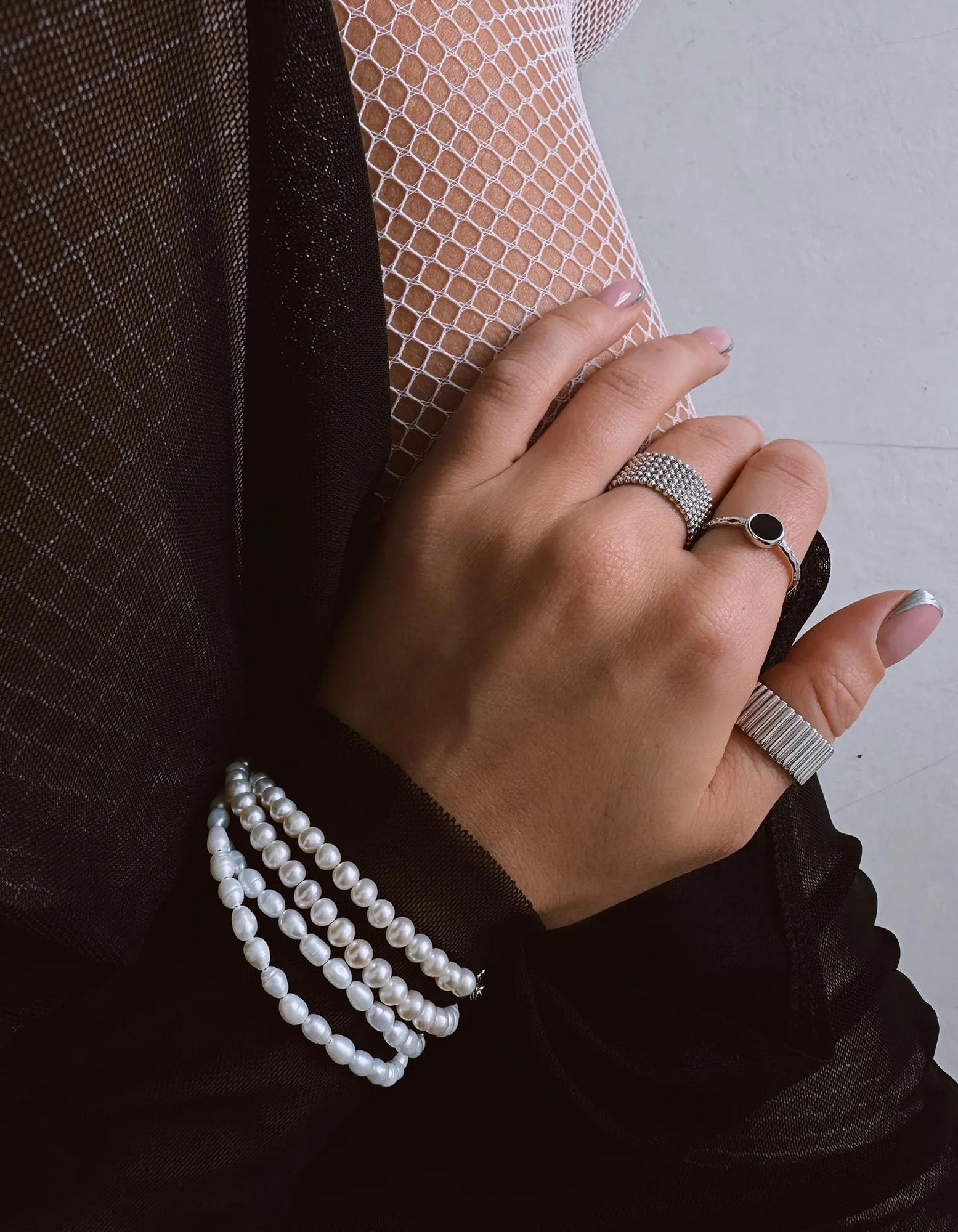 Серебряное узкое кольцо "Black" с ониксом