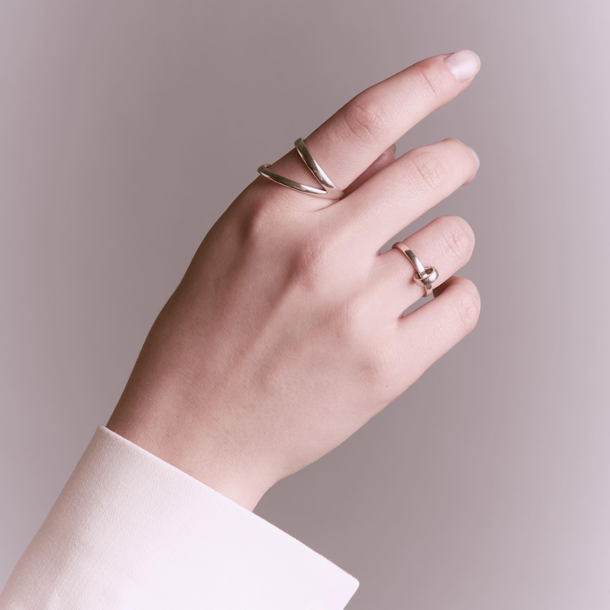 Кольцо Puntatore на указательный палец