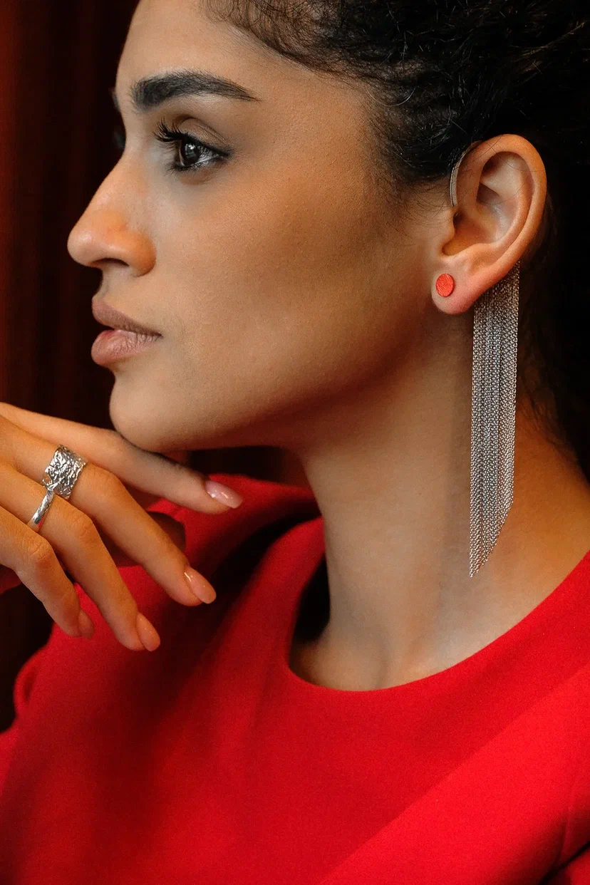 Серебряная серьга кафф с цепочками