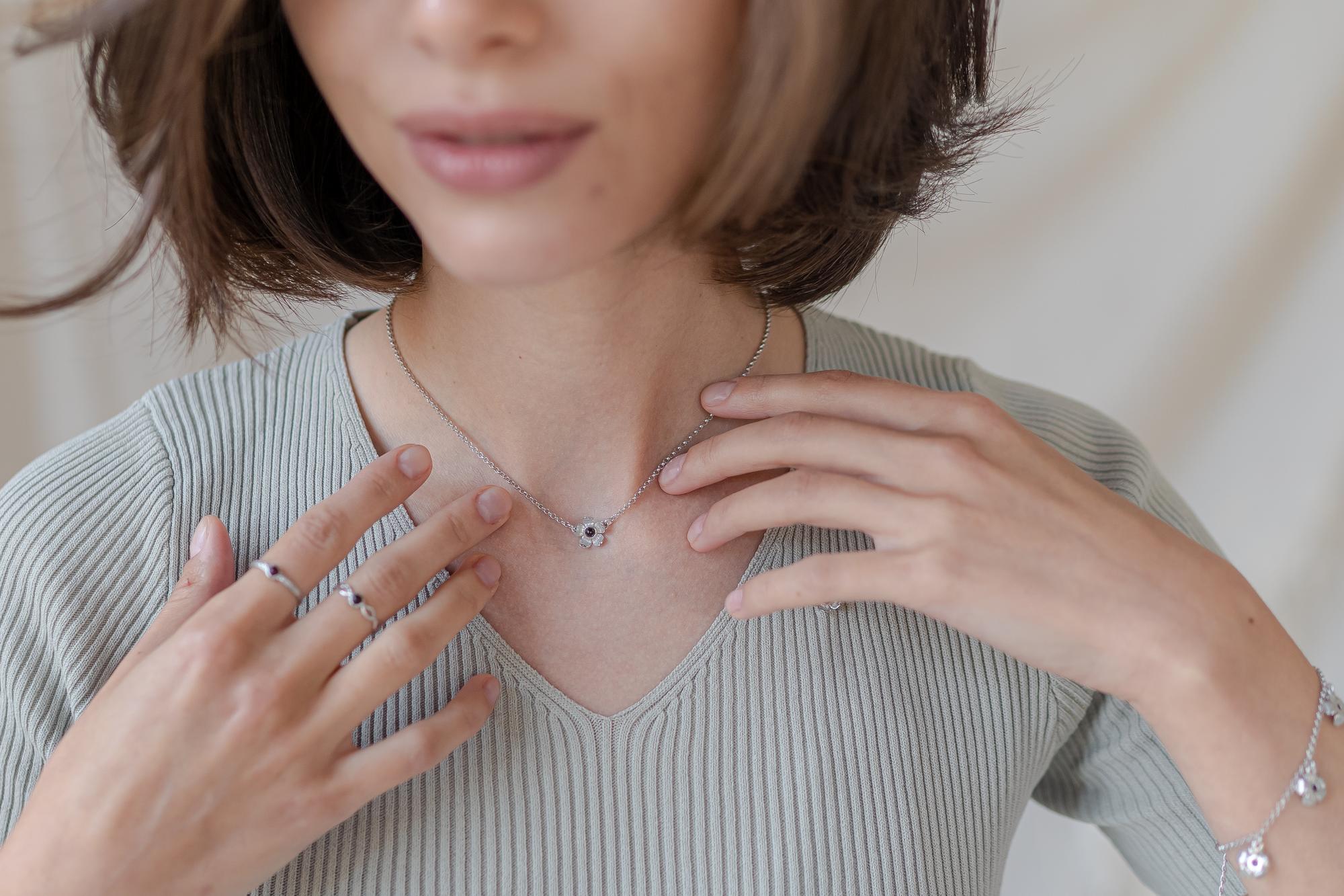 Колье с натуральным янтарем