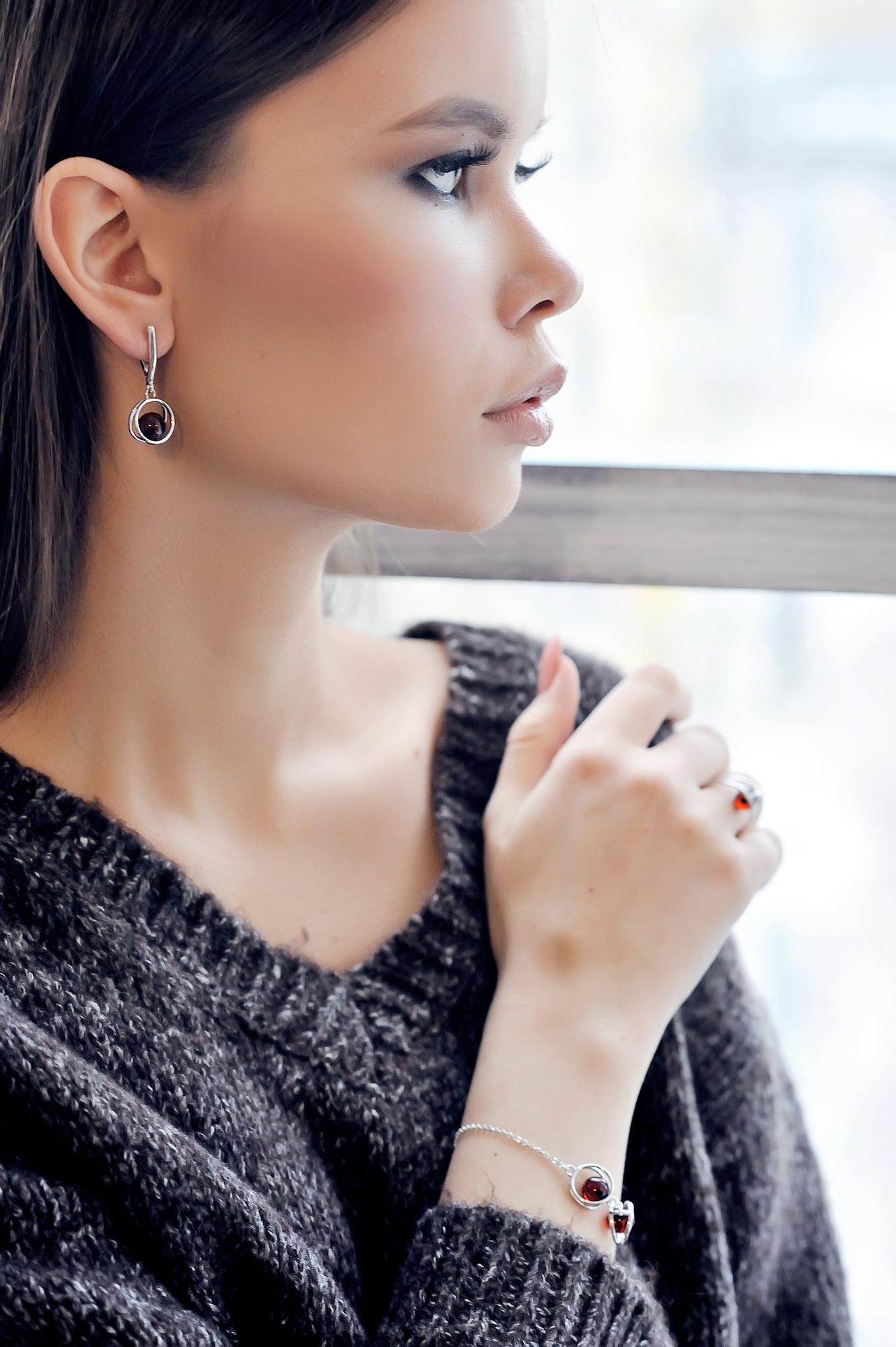 Серьги E10006RV с вишневым янтарем