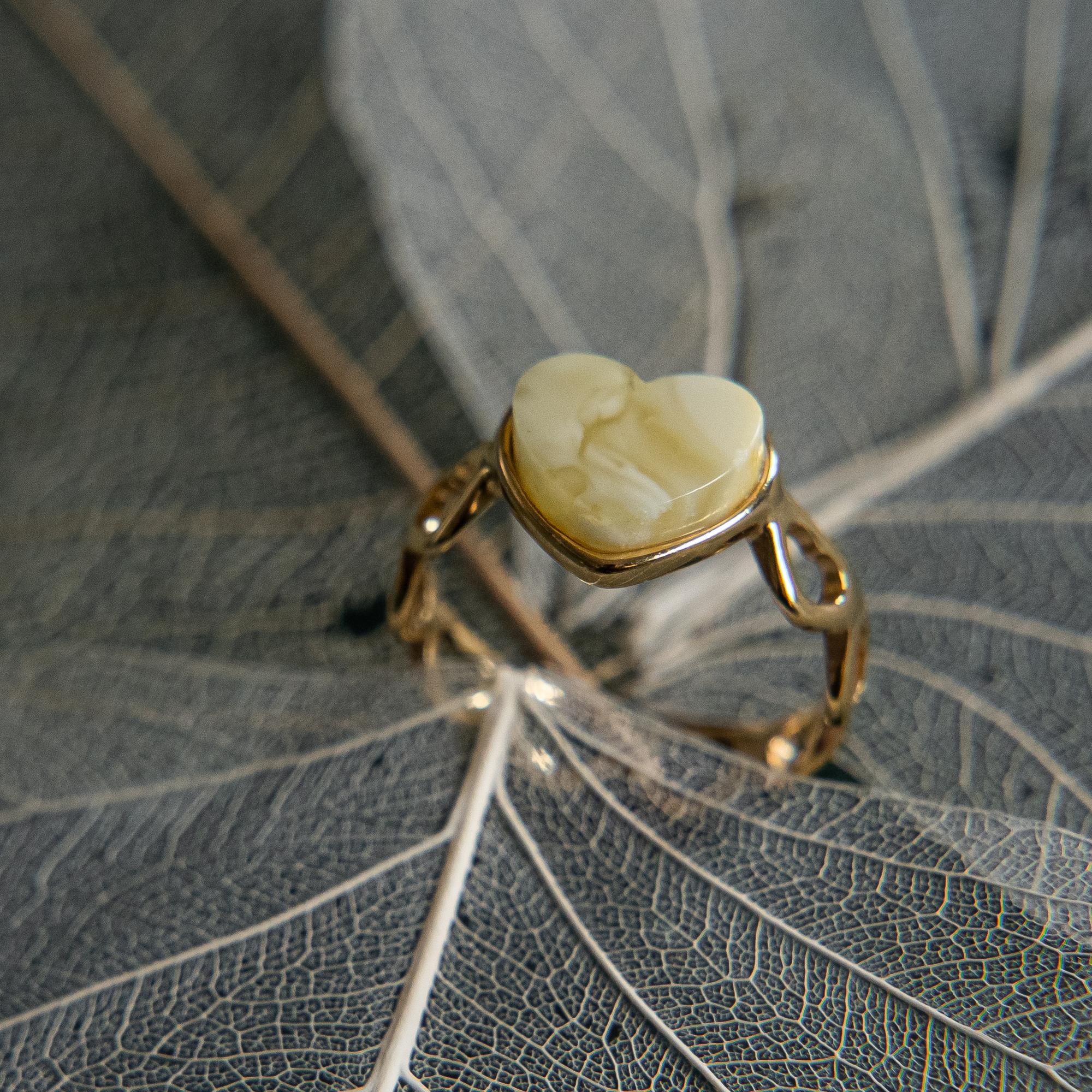 Кольцо с натуральным янтарем R9202ZM