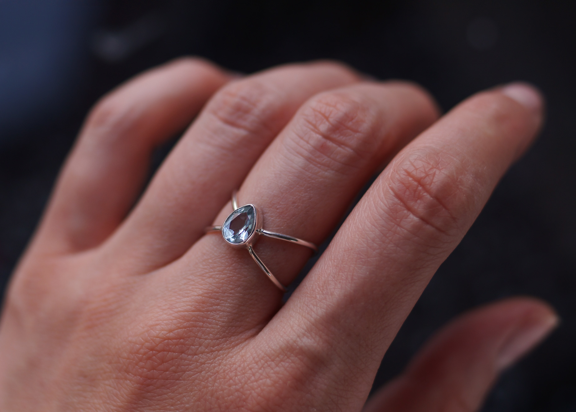 КОЛЬЦО БЕСКОНЕЧНОСТЬ С ТОПАЗОМ