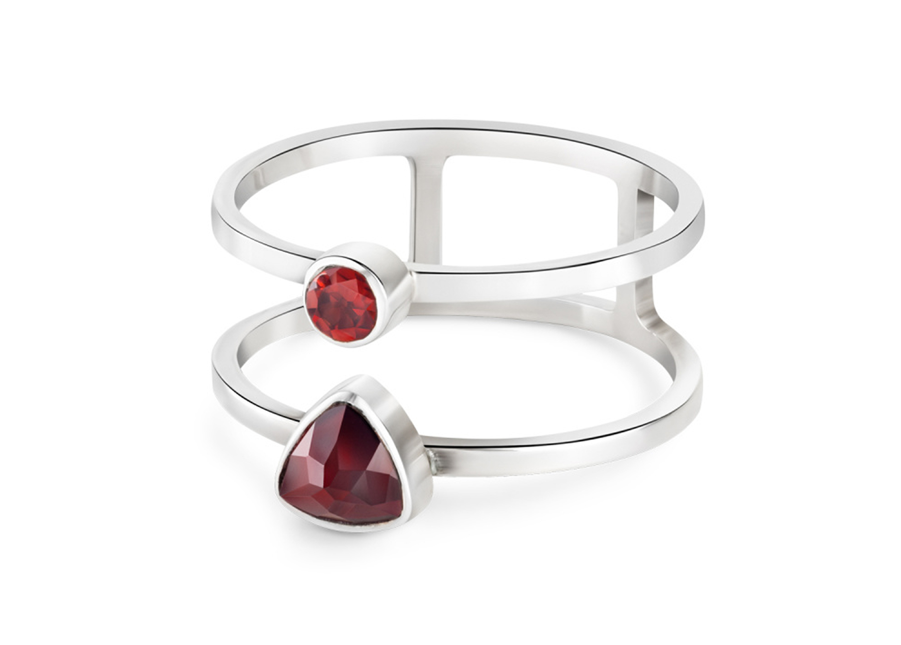 ДВОЙНОЕ КОЛЬЦО С ГРАНАТОМ