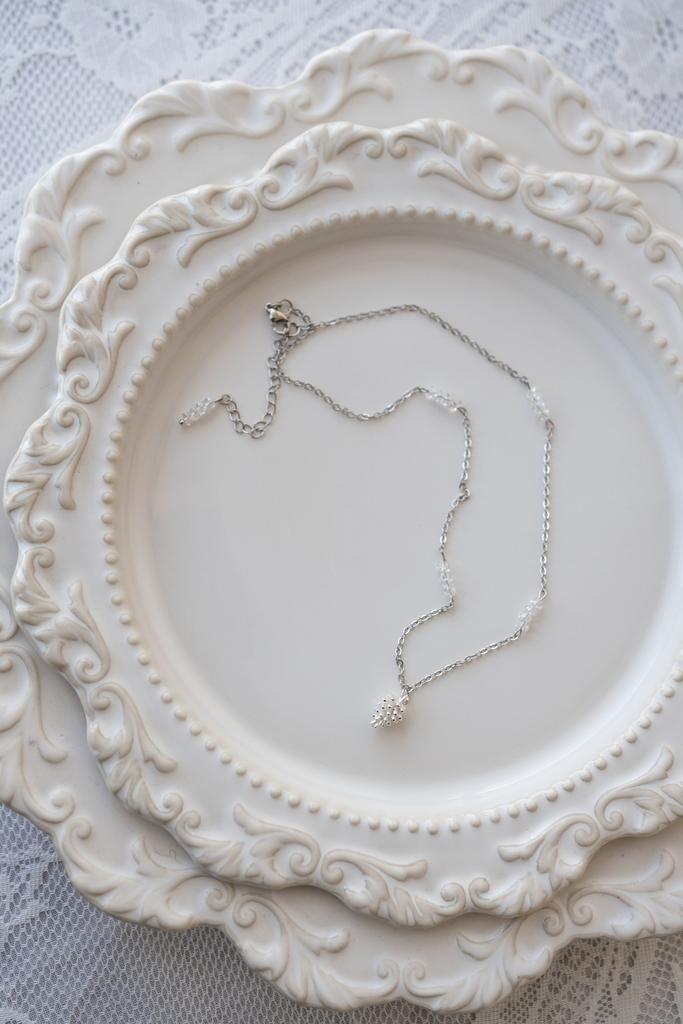 Цепочка с кулоном-шишкой