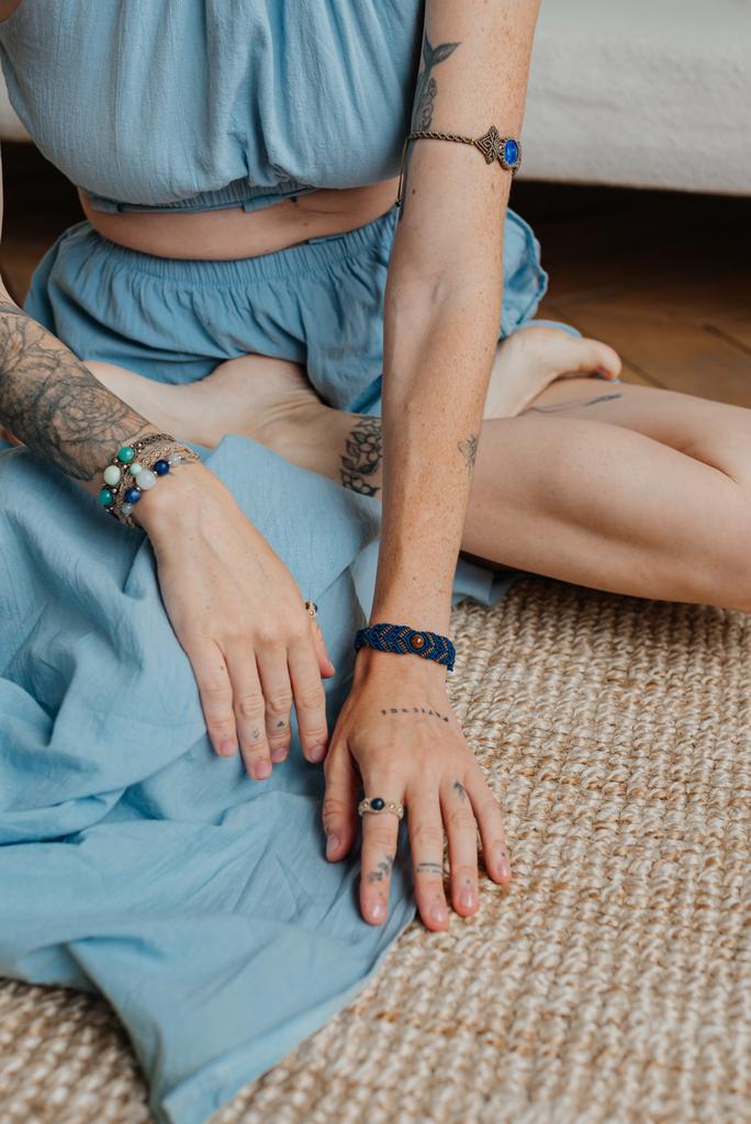 Браслет с соколинным глазом (петерсит, синий)