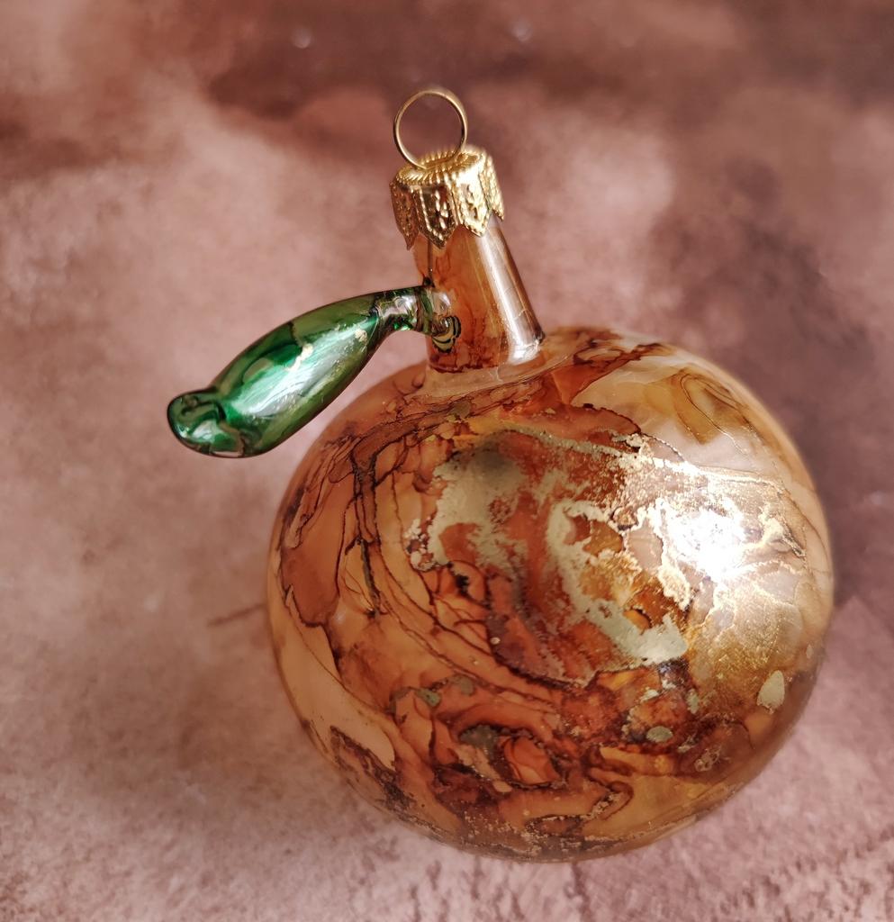 ИГРУШКА НА ЕЛКУ РУЧНОЙ РАБОТЫ, "ЯБЛОЧКО"