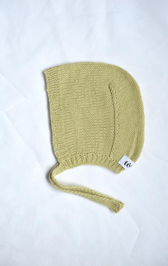 Чепчик светло-желтый