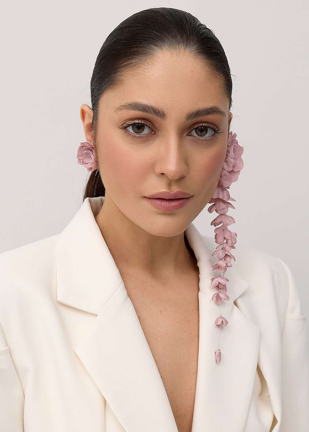 Earrings-bunch pair, powder rose