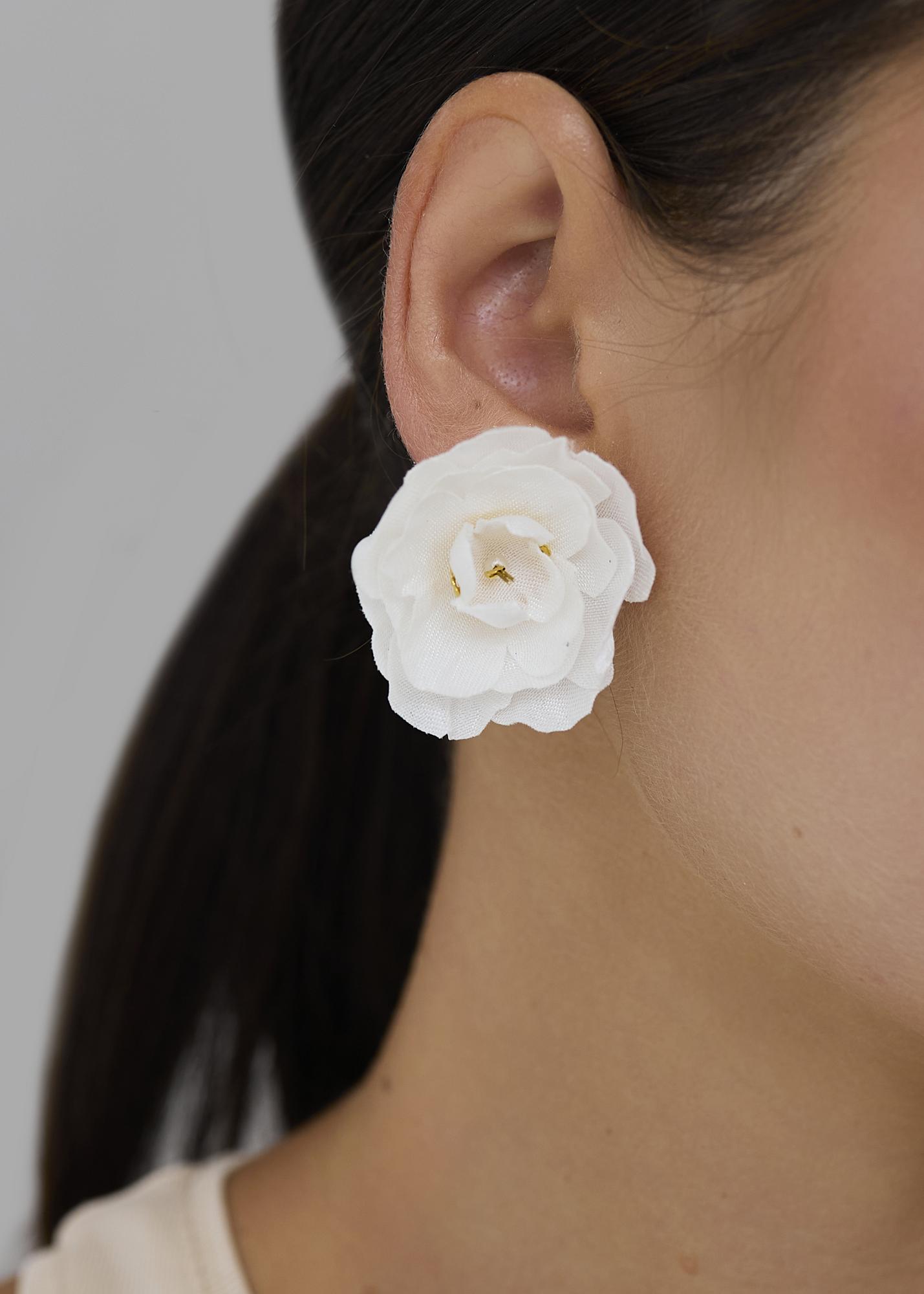 Earrings-mini pair, milky