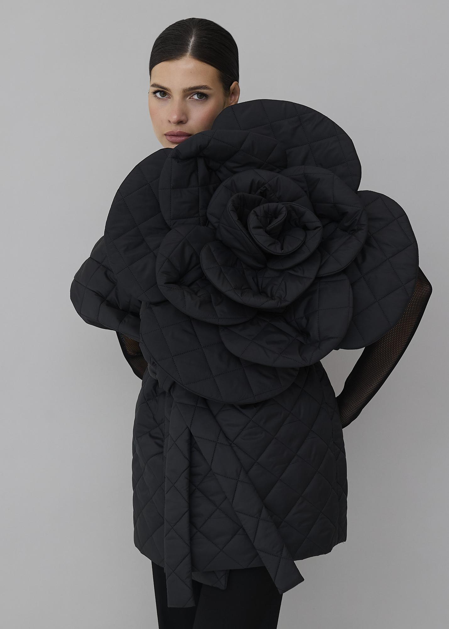 Quilted vest with rose, black