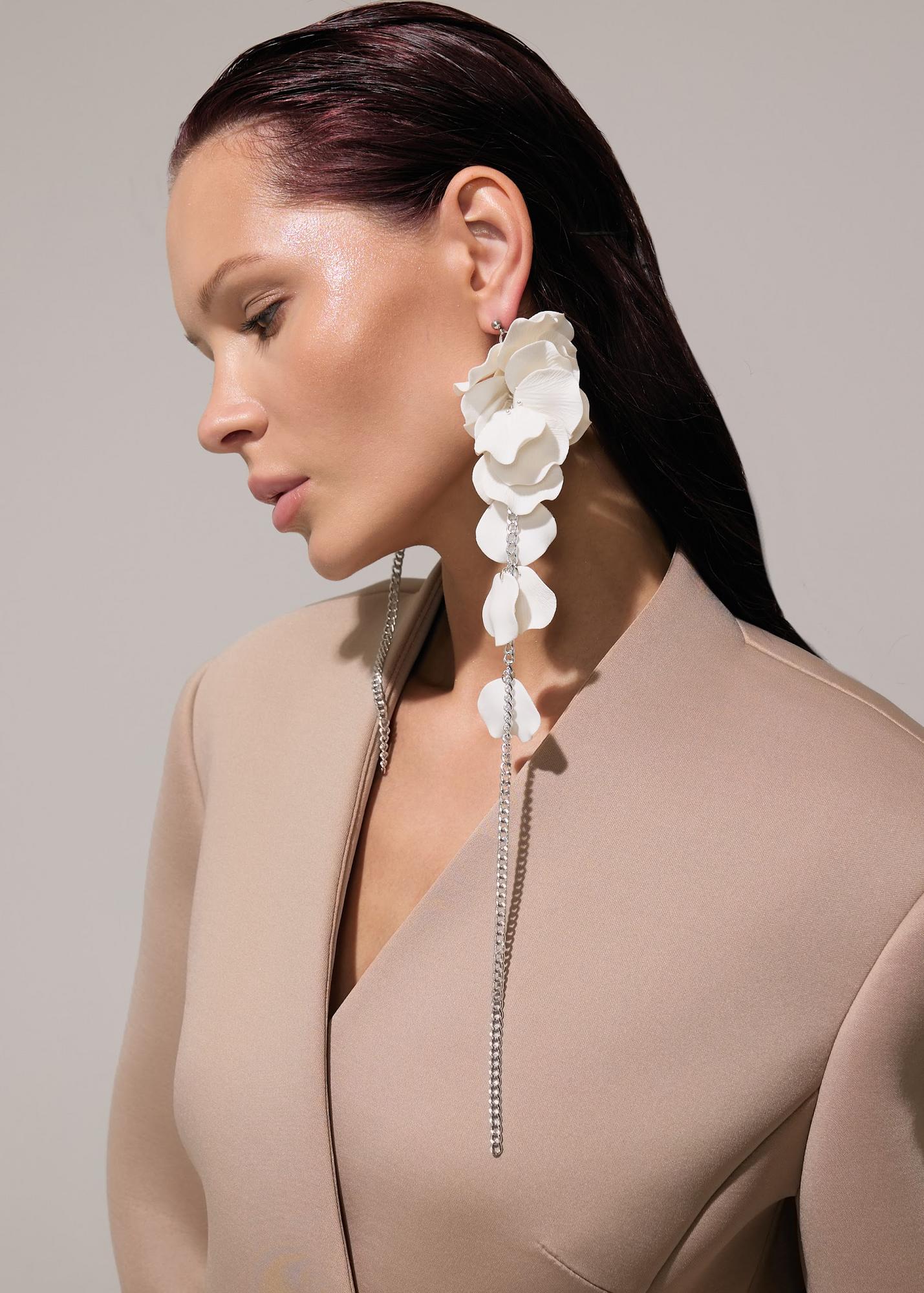Earrings-bunch Polfera pair, milky