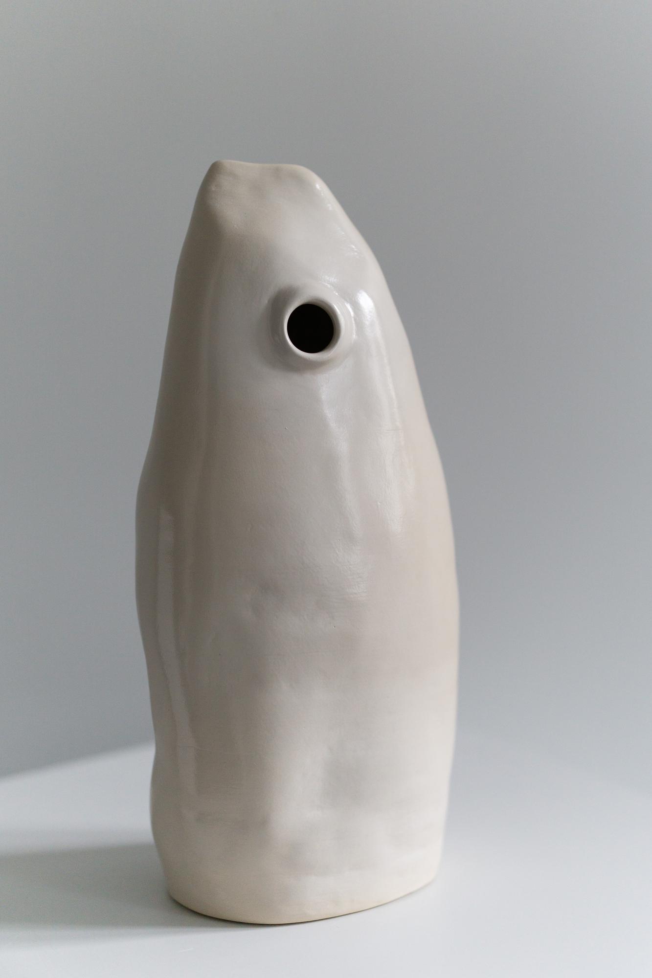 Дольмен белый