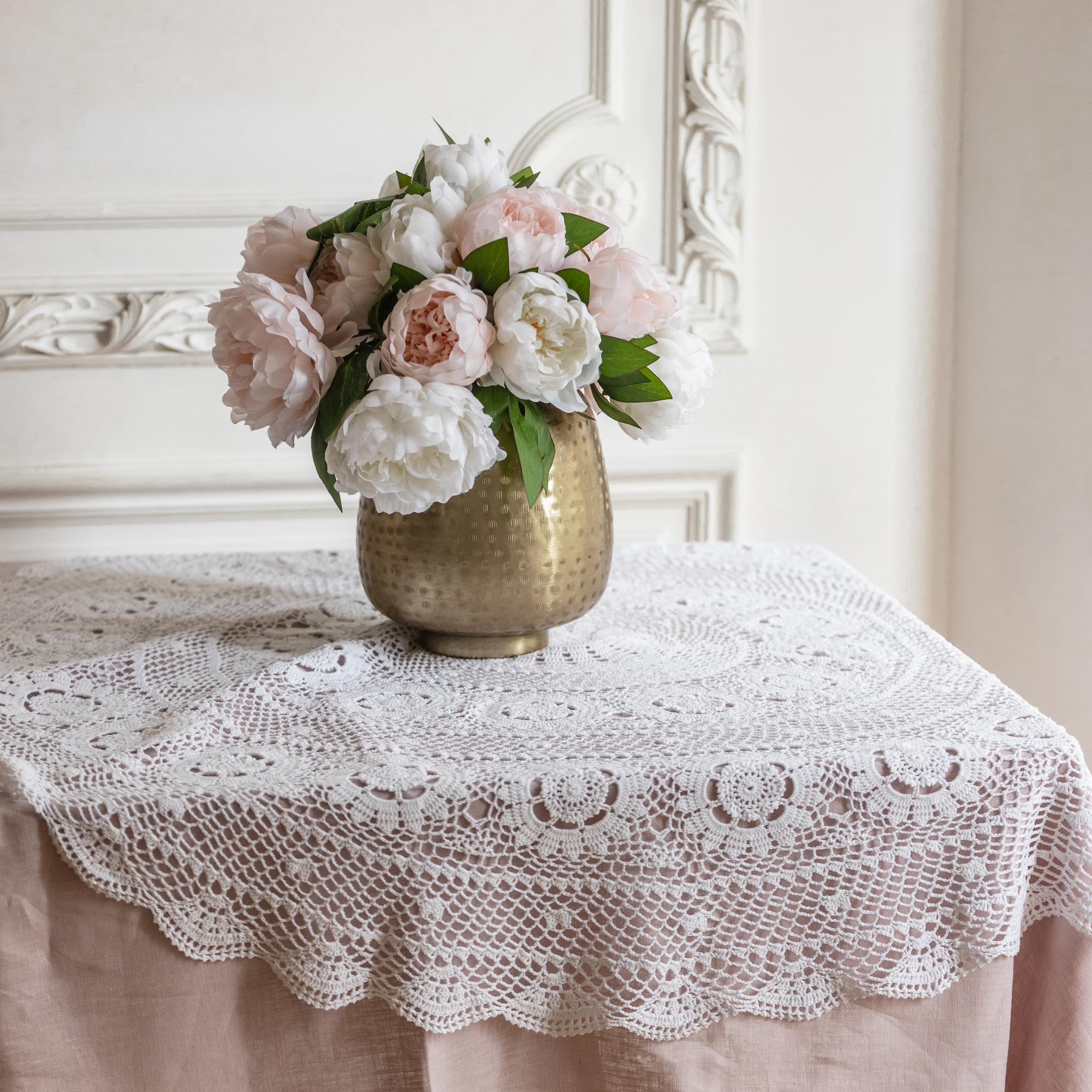 TABLE CLOTH companions