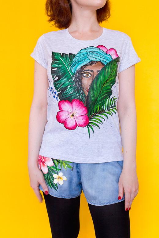 Футболка с росписью Hiding Girl