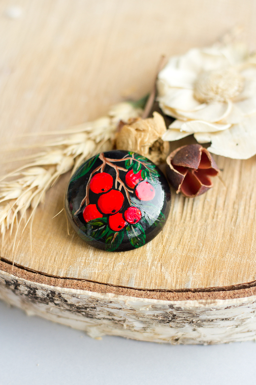 Брошь с росписью Рябиновая